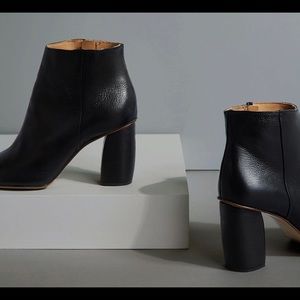 Everlane E1 Capsule Black Leather Ankle Boot  7.5